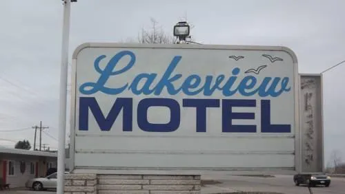 Lakeview Motel - Image 1