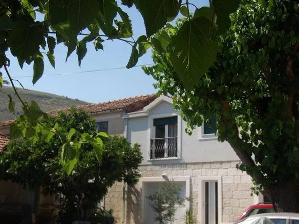Stari Dvori - Image 1