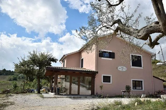 Mesa Gaia Bed And Breakfast - Image 1