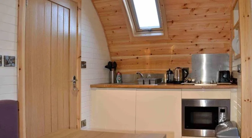 SeaviewPod and hot tub - Image 1