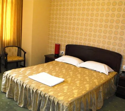 Hotel Cristal - Image 1