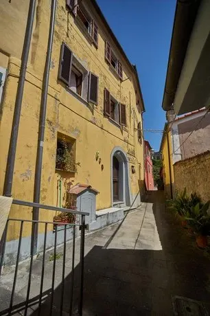 Sotto Il Castello - Image 1