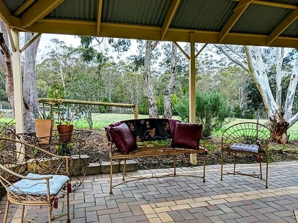 Nicholson Bed & Breakfast And Arts Centre - Image 1