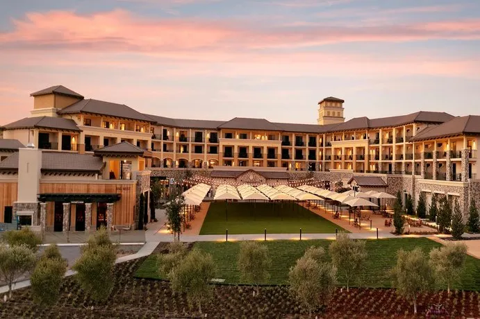 Vista Collina Resort - Image 1
