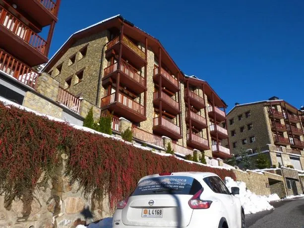 Terrasses- Vacances Pirinenca - Image 1