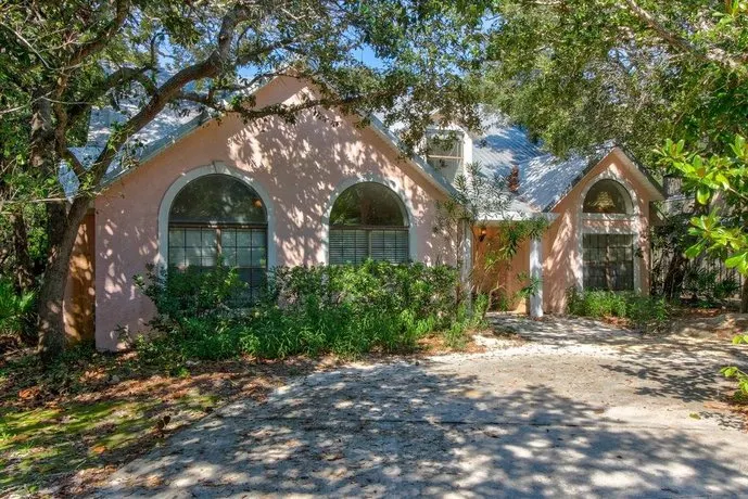 Azalea House - Image 1