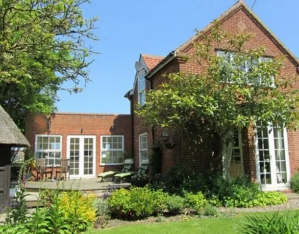 May Cottage B&B - Image 1