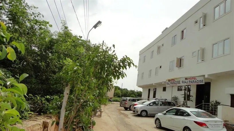 Hotel Raj Paradise by WB Inn - Image 1