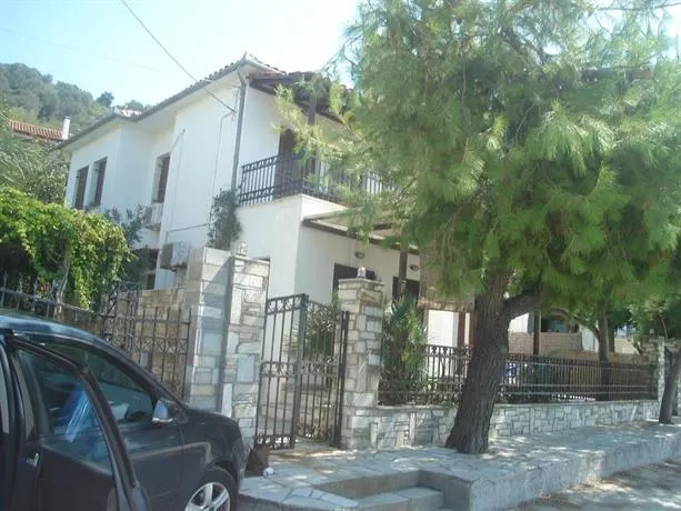 Stelios Seaside House - Image 1