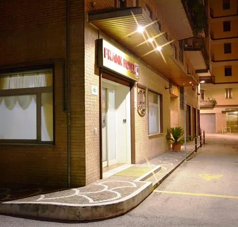 Frank Hotel - Image 1