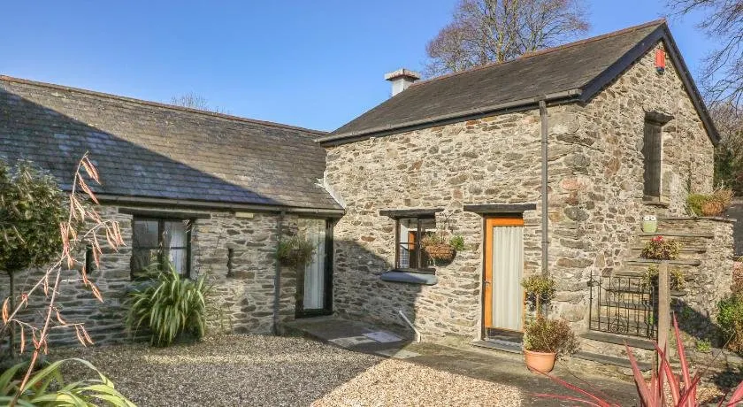 Hen Efail - Image 1