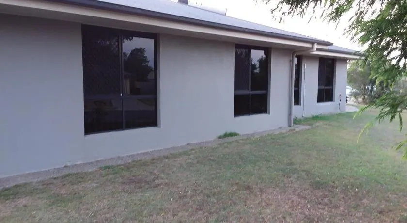 Waratah and Wattle Apartments - Image 1