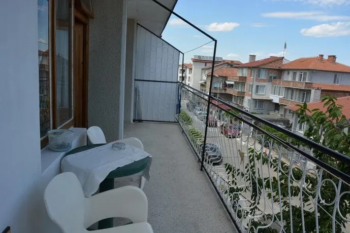 Guest House Dora - Image 1