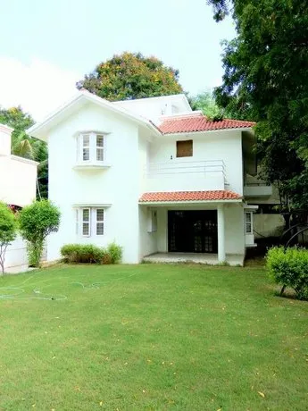 Antra Hospitality Bodakdev Thaltej - Image 1