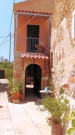 Pazinos Village Studios - Image 1