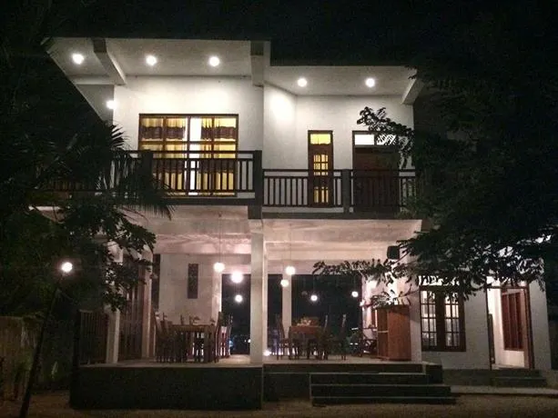 Beach House Habaraduwa - Image 1