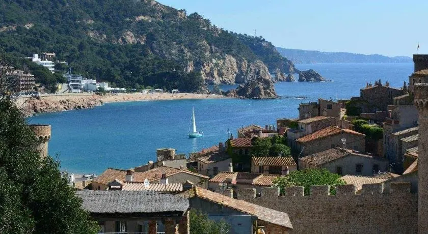 Apartamento Miquel 1 en centro de Tossa de Mar y a 3 minutos de la playa - Image 1