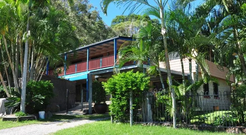 43 Double Island Drive - Two level holiday home with swimming pool. Located close to beach and CBD - Image 1