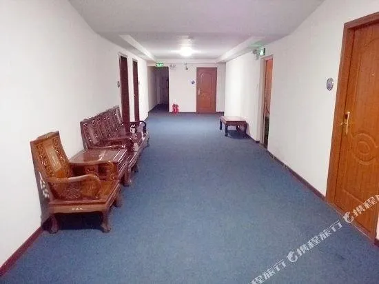 SUN MOON HOTEL (SHENZHEN TANGXIACHONG) - Image 1