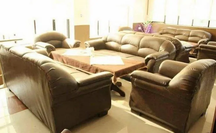 Hotel Noor Mahal Regency by OYO Rooms - Image 1