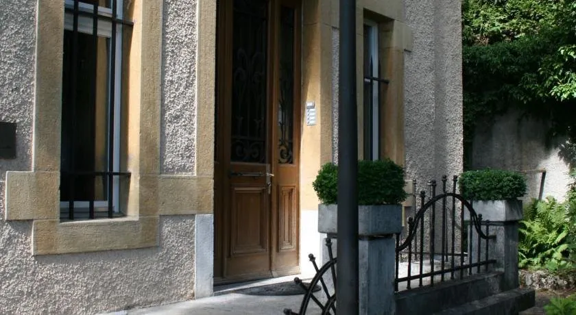 Suite 25a - Image 1