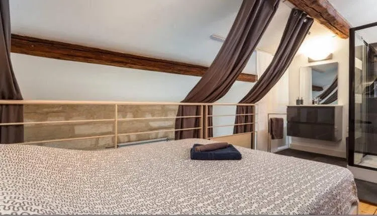 Magnifique Duplex Climatise En Centre Ville - Image 1