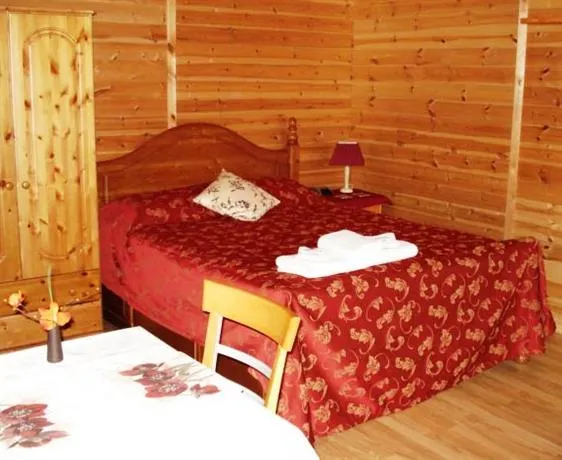 Elsenham Lodge - Image 1