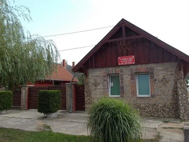 Sárkeszi Vendégszálló - Image 1