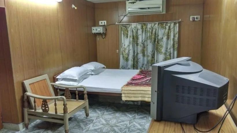 KVR Guest House - Image 1