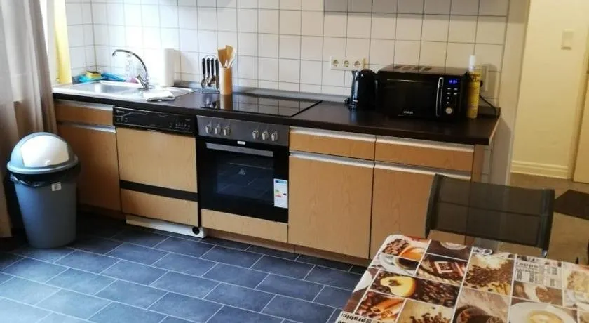 Appartement mit drei Einzelbetten -Monteurswohnung - fur Dienstreisende - Zentral an der A1 und 59 - Image 1