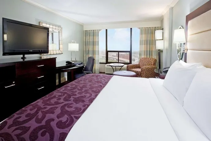 Hilton Springfield - Image 1