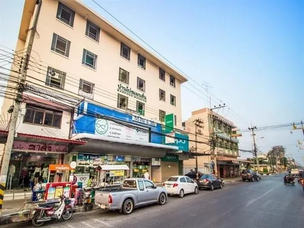 Ban Pong Mansion - Image 1