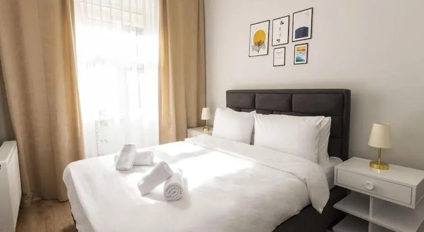 Chic and Convenient Apartment Surrounded by Iconic Landmarks in Beyoglu - Image 1