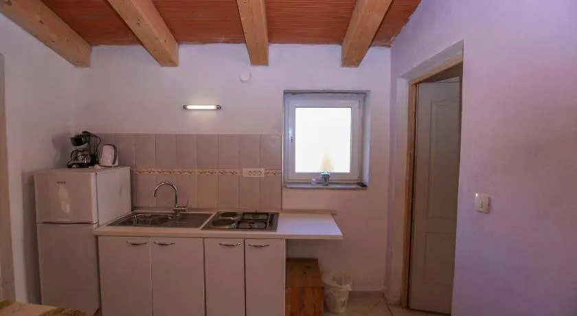 Stone House Olio - Image 1