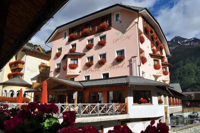 Park Hotel - Image 1