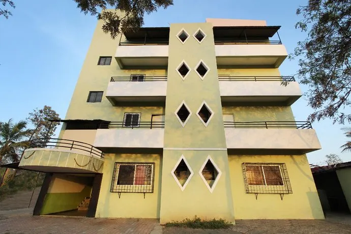 SPOT ON 38659 Tusar Motel Lodging - Image 1