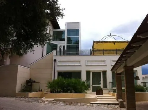 Hotel Villa Alessandra - Image 1