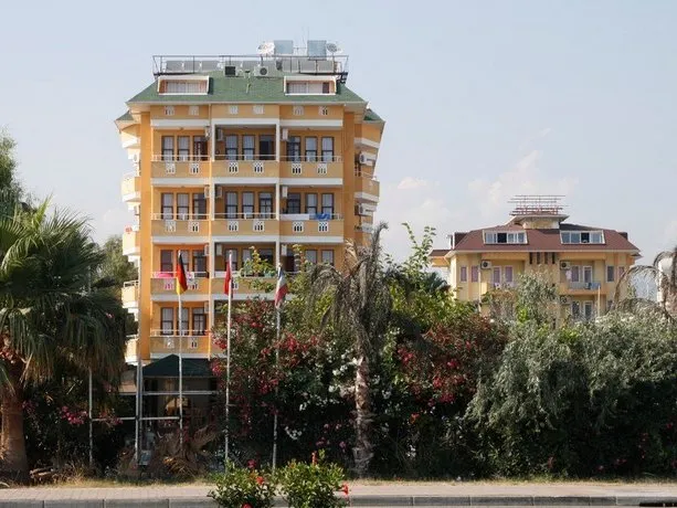 Happy Dreams Beach Hotel - Image 1