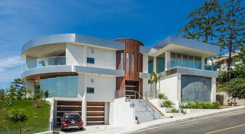 Hercules Estate - Image 1