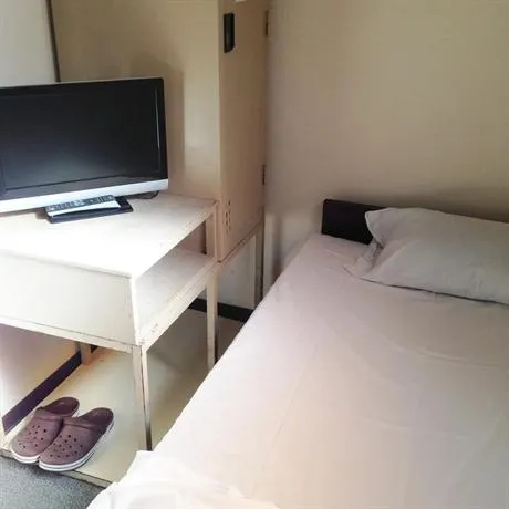 Economy Backpackers Hotel New Koyo - Image 1