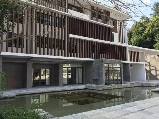 Huishangu Hot Spring Hotel - Image 1