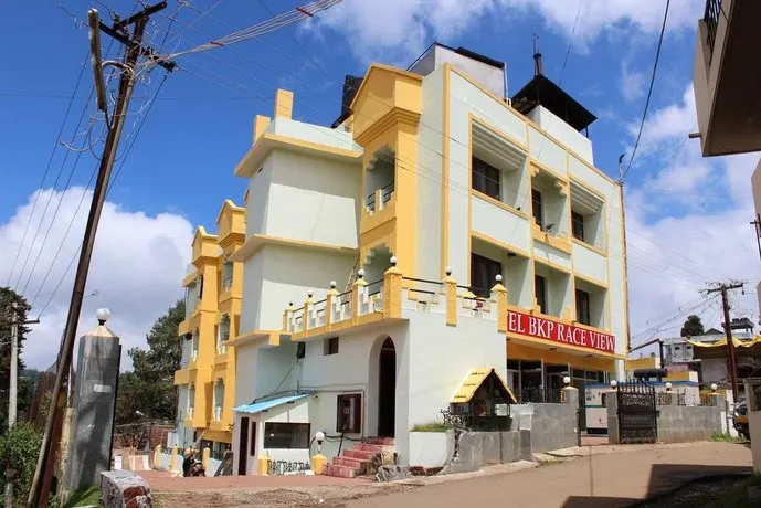Hotel Race View - Image 1
