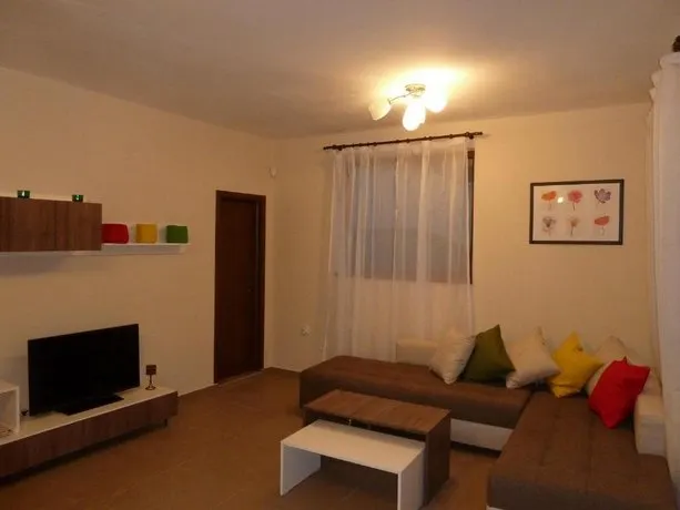 Summer Breeze Villa - Image 1