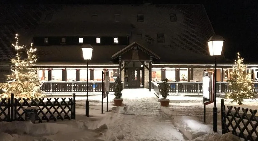Berggasthof Heuberghaus, direkt am Rennsteig - Image 1