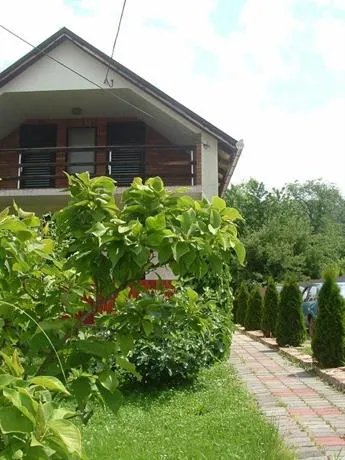 Holiday home Paradohuta - Image 1