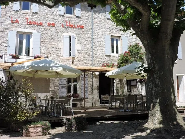 La Table De L'helvie - Image 1