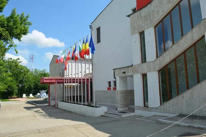 Hotel Panoramic - Image 1