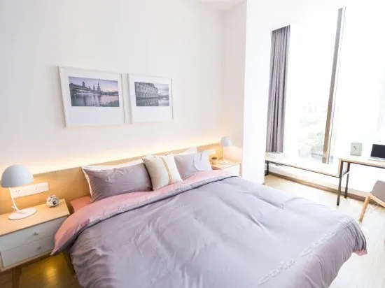 Shanghai Pujiang Berkesy Residence - Image 1