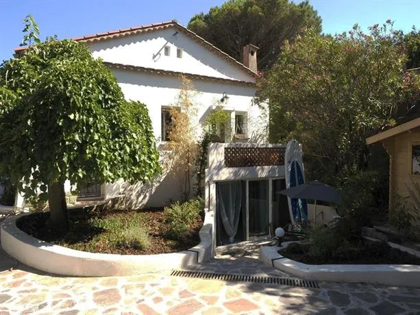 Studio Terra Cotta Pres De La Plage - Image 1
