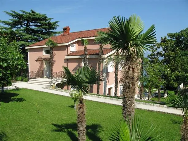 Villa Raisa - Image 1